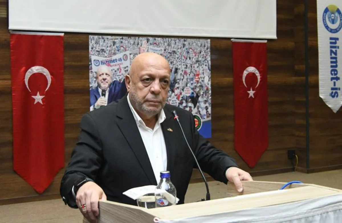 Hak İşçi Sendikaları Genel Başkanı Mahmut Arslan, İşten Çıkarılan Üyelere Destek Ziyaretinde Bulundu Hak İşçi Sendikaları Genel Başkanı Mahmut Arslan, İşten Çıkarılan Üyelere Destek Ziyaretinde Bulundu