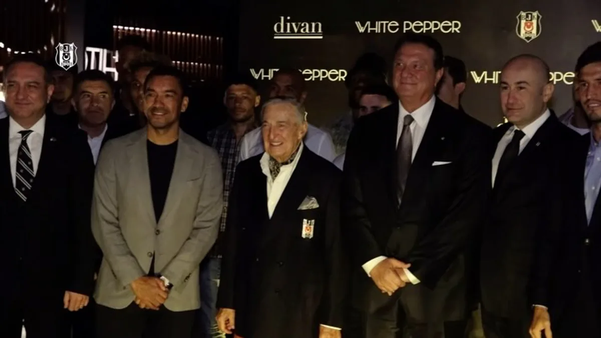 Beşiktaş'ın En Kıdemli Üyesi Rahmi M. Koç'un Özel Kutlaması Beşiktaş'ın En Kıdemli Üyesi Rahmi M. Koç'un Özel Kutlaması