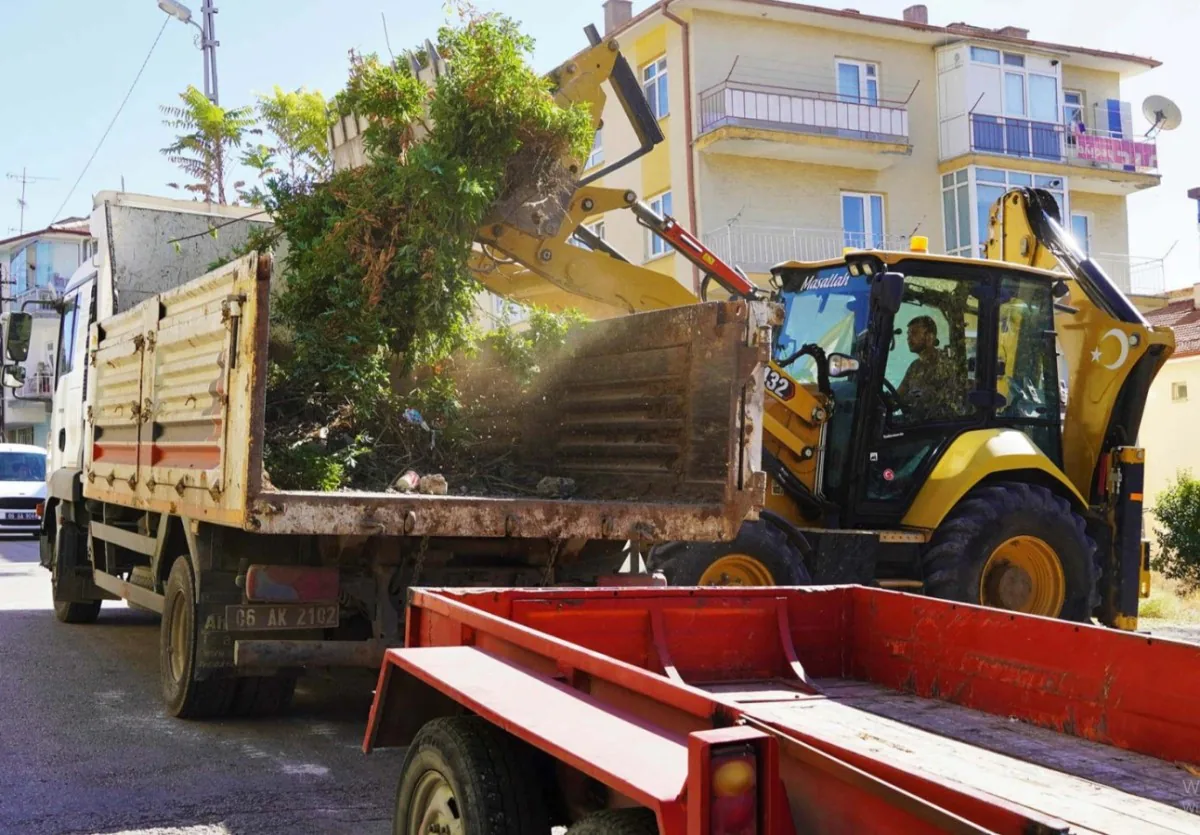 Keçiören Belediyesi, İlçede Mıntıka Temizliği Gerçekleştiriyor Keçiören Belediyesi, İlçede Mıntıka Temizliği Gerçekleştiriyor
