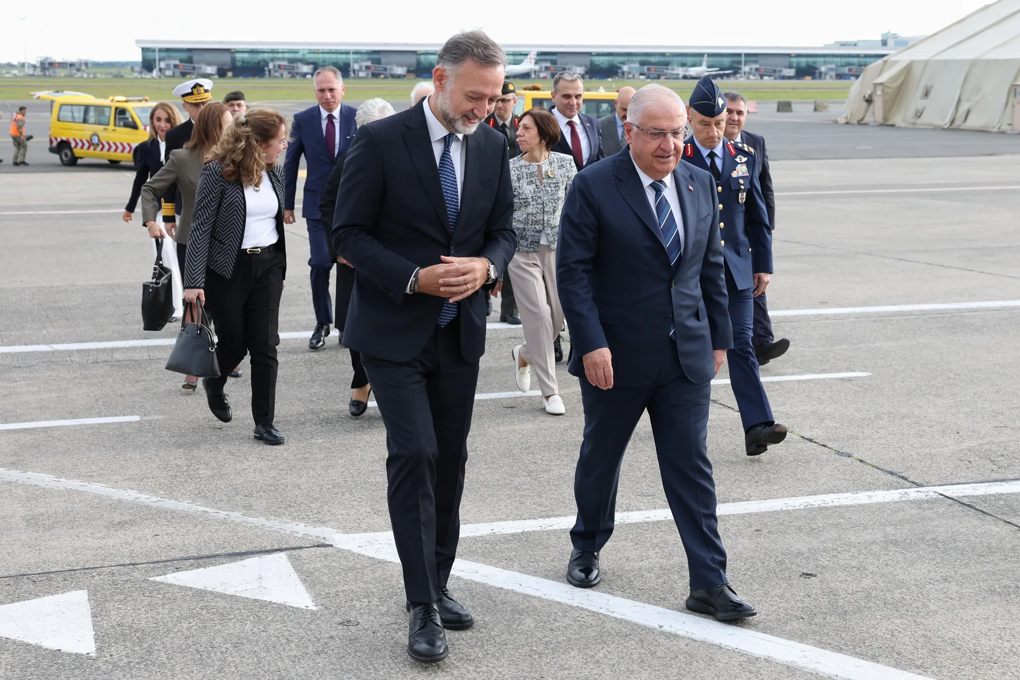 Millî Savunma Bakanı Yaşar Güler, NATO Savunma Bakanları Toplantısı için Brüksel'e gitti Millî Savunma Bakanı Yaşar Güler, NATO Savunma Bakanları Toplantısı için Brüksel'e gitti