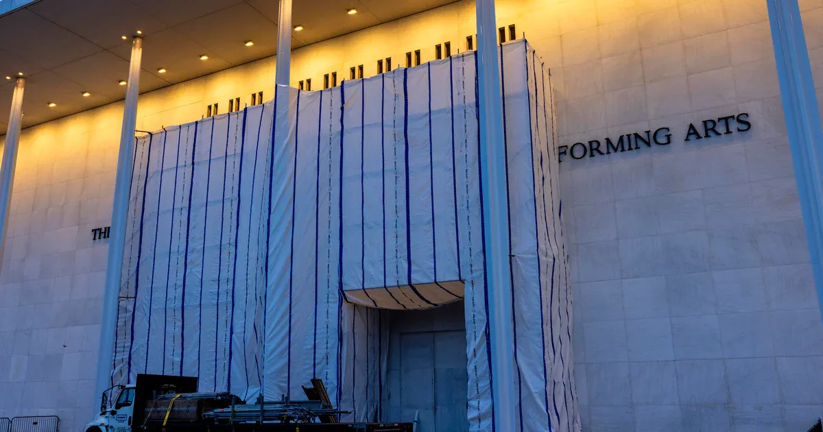 Kennedy Center'da İsim Krizi: Mahkeme Kararına Karşı 'Trump Fonu' Hamlesi Kennedy Center'da İsim Krizi: Mahkeme Kararına Karşı 'Trump Fonu' Hamlesi