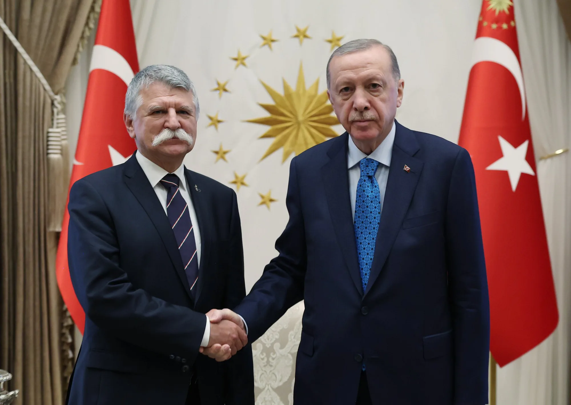 Cumhurbaşkanı Recep Tayyip Erdoğan, Macaristan Ulusal Meclis Başkanı Laszlo Köver ile Bir Araya Geldi Cumhurbaşkanı Recep Tayyip Erdoğan, Macaristan Ulusal Meclis Başkanı Laszlo Köver ile Bir Araya Geldi