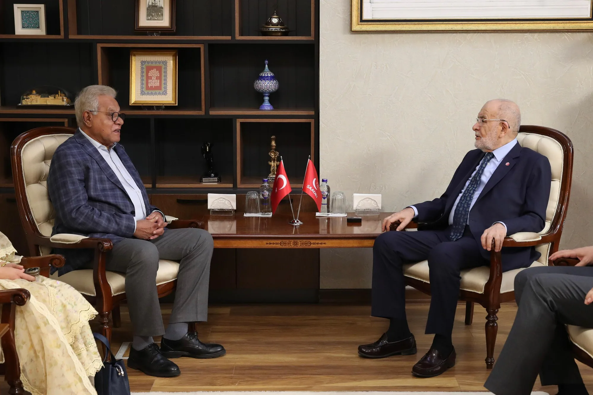 Pakistan Büyükelçisi, Temel Karamollaoğlu'nu Ziyaret Etti Pakistan Büyükelçisi, Temel Karamollaoğlu'nu Ziyaret Etti
