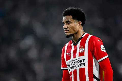 Sergiño Dest'in Kariyer Yol Ayrımı: Dünya Kupası Sonrası PSV'de Belirsizlik