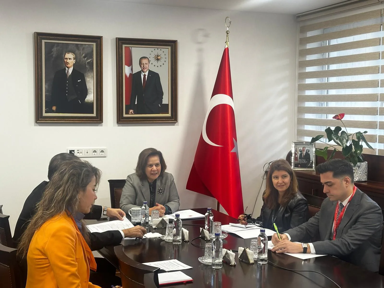 Bakan Yardımcısı Büyükelçi Berris Ekinci, Katar'ın Uluslararası İşbirliğinden Sorumlu Devlet Bakanı Lolwah bint Rashid Al Khater İle Görüştü Bakan Yardımcısı Büyükelçi Berris Ekinci, Katar'ın Uluslararası İşbirliğinden Sorumlu Devlet Bakanı Lolwah bint Rashid Al Khater İle Görüştü