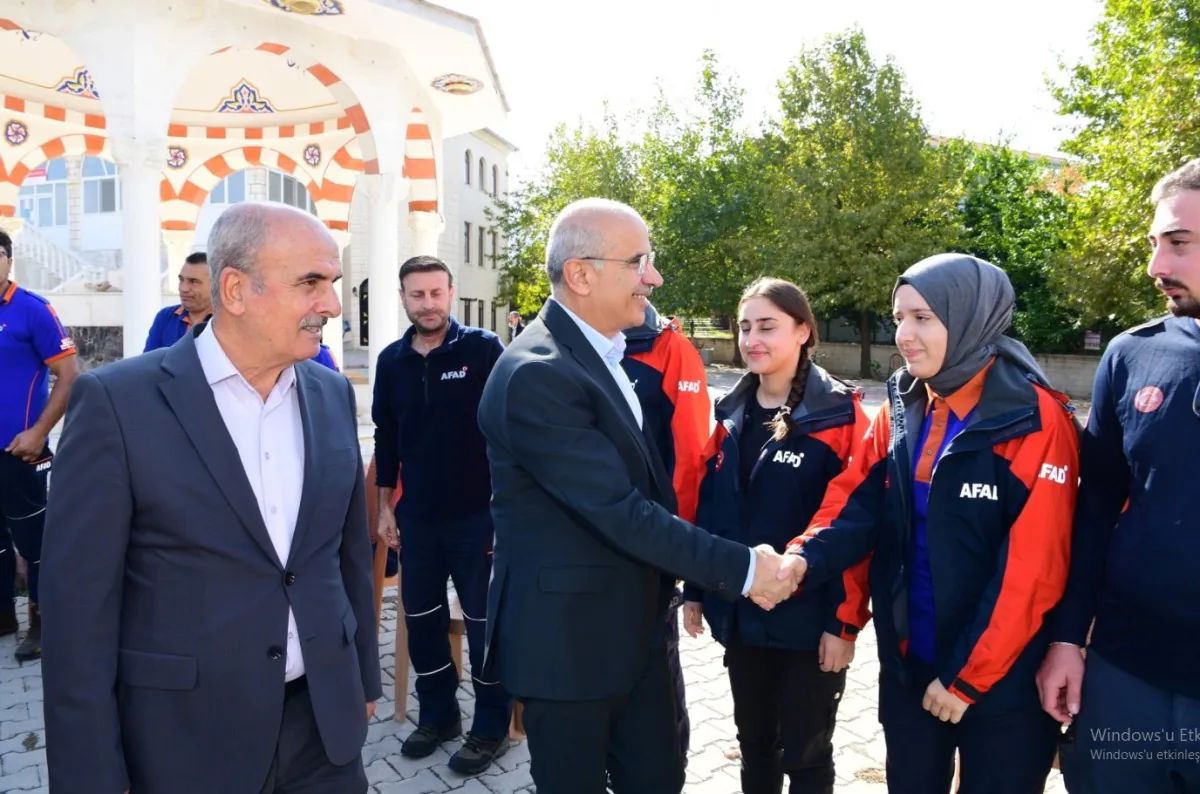 Malatya Büyükşehir Belediye Başkanı Sami Er, Kale İlçesi'ni Ziyaret Etti Malatya Büyükşehir Belediye Başkanı Sami Er, Kale İlçesi'ni Ziyaret Etti