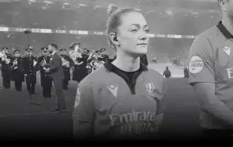 Hollie Davidson'dan Tarihi Yılın Ardından Dinlenme Kararı