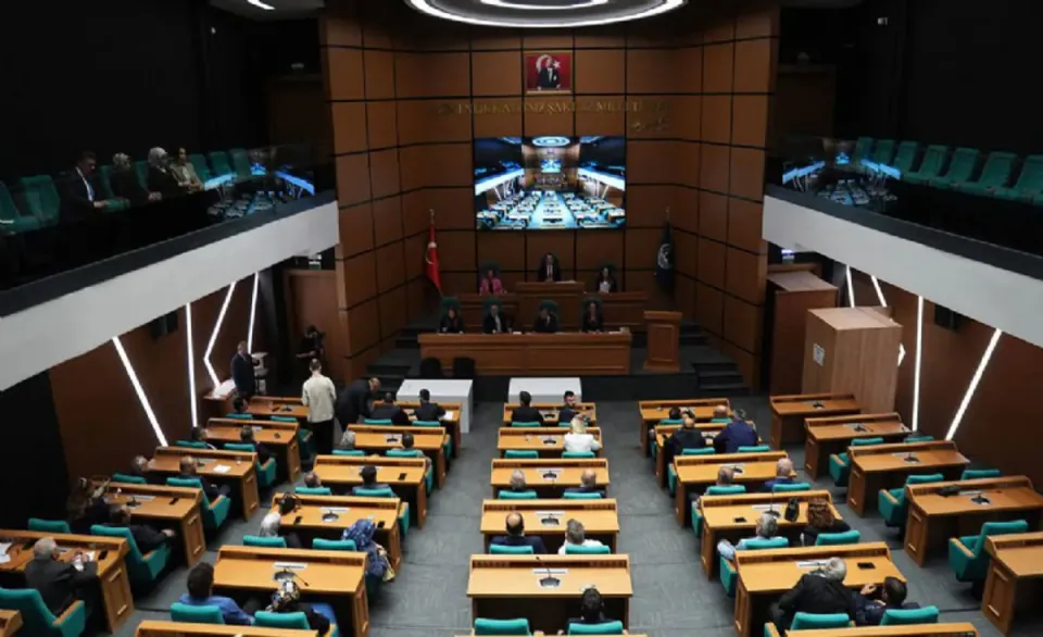 Üsküdar Belediyesi'nde başkan vekili seçimi bitti: AKP adayı Gültekin 22 oyla kazandı görseli
