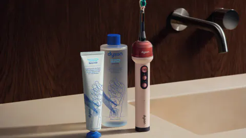 Dyson CameraJet Türkiye'de tanıtıldı: Kameralı ve yapay zekalı diş fırçası fiyatı belli oldu