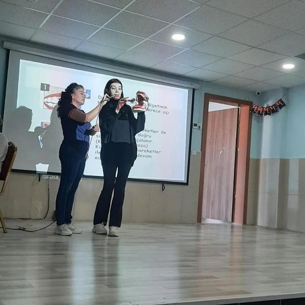 Bor İlçesinde Öğrencilere Ağız Diş Sağlığı ve Görme Taraması Yapıldı Bor İlçesinde Öğrencilere Ağız Diş Sağlığı ve Görme Taraması Yapıldı