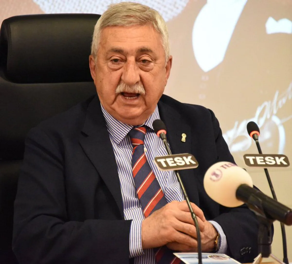 BANKALAR VATANDAŞA DESTEK OLMALI BANKALAR VATANDAŞA DESTEK OLMALI