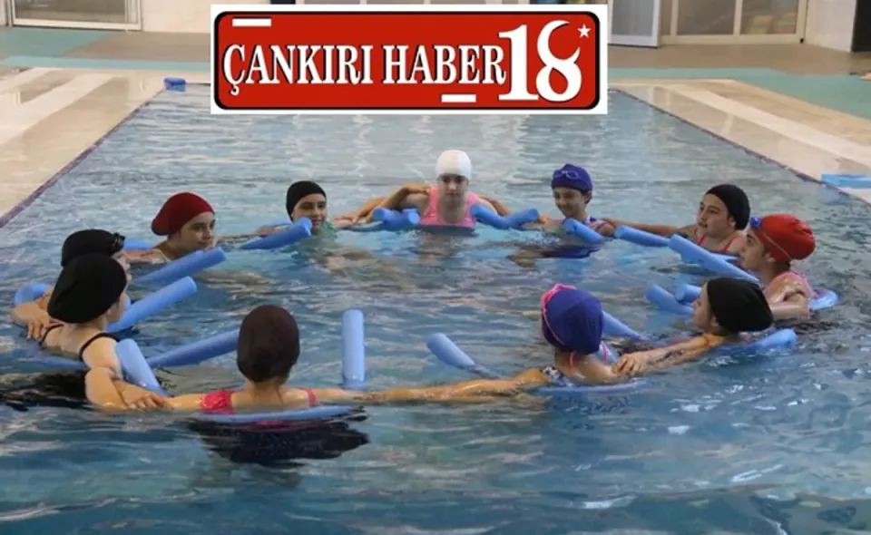 Çankırı'da Çocuklar ve Gençler İçin Ücretsiz Yüzme Eğitimleri Başladı görseli