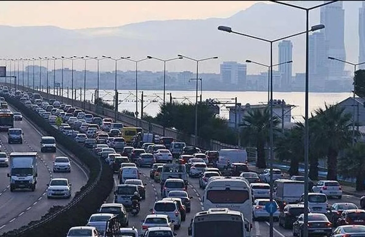 TÜİK: Eylül Ayında Trafiğe Kaydedilen Taşıt Sayısı 212 Bin 451 Oldu TÜİK: Eylül Ayında Trafiğe Kaydedilen Taşıt Sayısı 212 Bin 451 Oldu