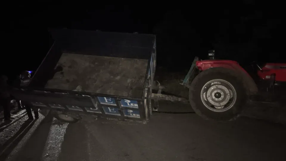 Elazığ Baskil'de Traktör ve Otomobil Çarpıştı: 10 Yaralı görseli