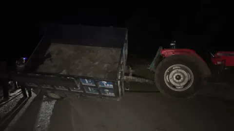 Elazığ Baskil'de Traktör ve Otomobil Çarpıştı: 10 Yaralı