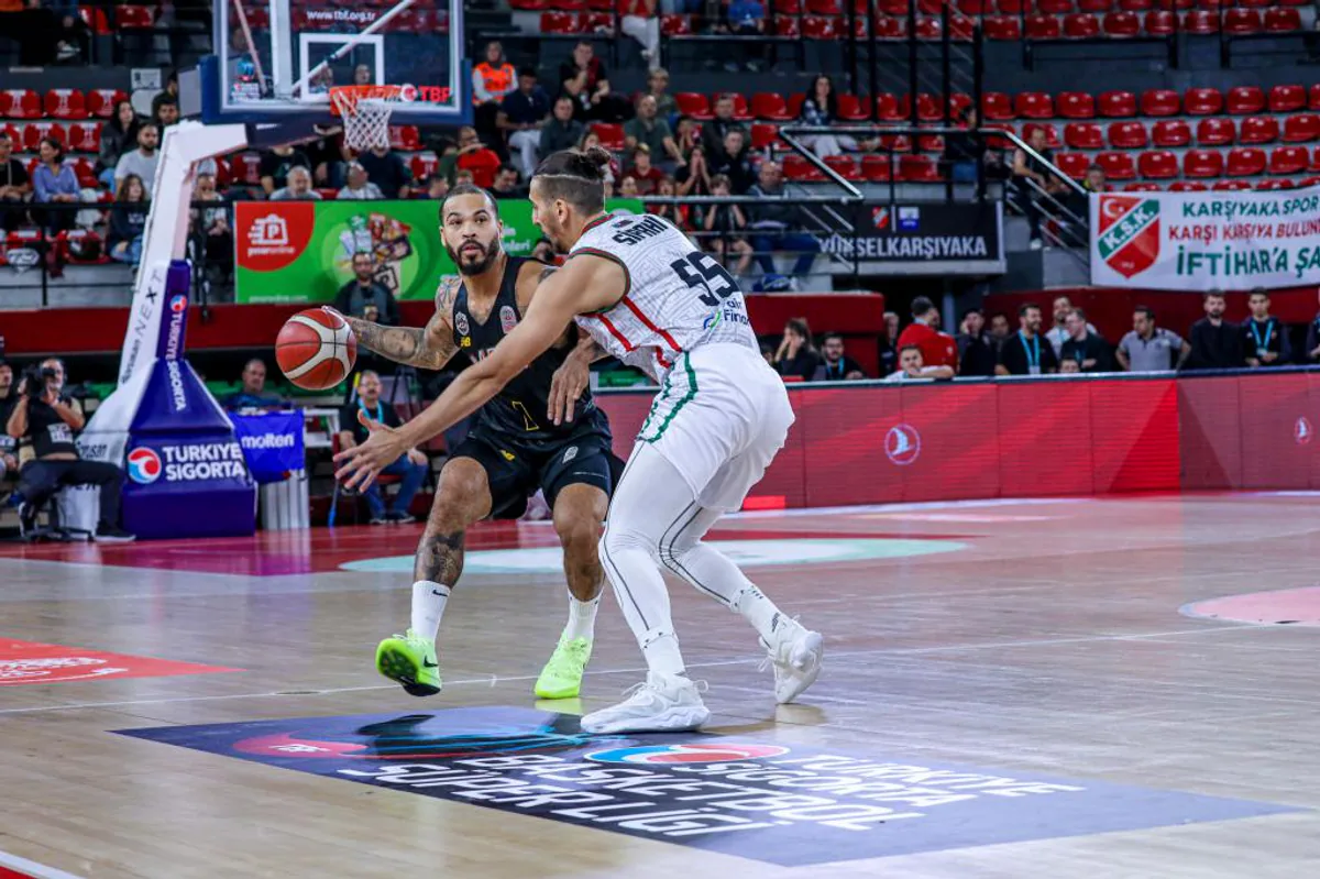 Mersin Spor Kulübü (MSK) Erkek Basketbol Takımı, Maçlarını Değerlendiriyor Mersin Spor Kulübü (MSK) Erkek Basketbol Takımı, Maçlarını Değerlendiriyor
