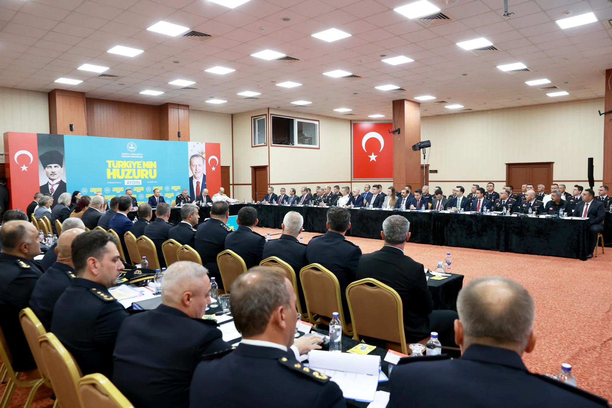 Çankırı'da Güvenlik Seferberliği: 2026 Yılı Sorumluluk Alanı Huzur Toplantısı Yapıldı Çankırı'da Güvenlik Seferberliği: 2026 Yılı Sorumluluk Alanı Huzur Toplantısı Yapıldı