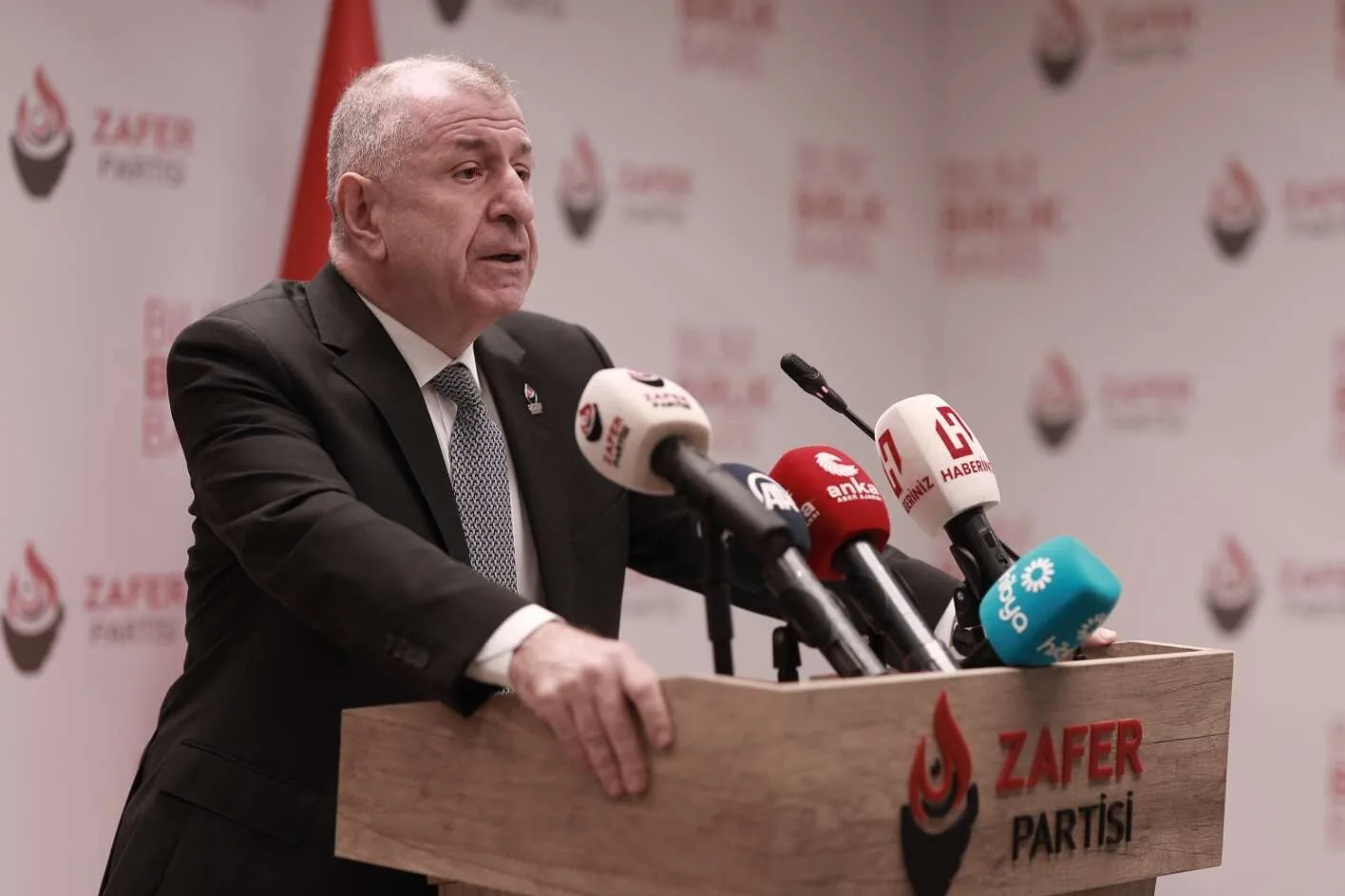 Zafer Partisi Genel Başkanı Ümit Özdağ, MHP Lideri Bahçeli’nin Öcalan Açıklamalarını Eleştirdi Zafer Partisi Genel Başkanı Ümit Özdağ, MHP Lideri Bahçeli’nin Öcalan Açıklamalarını Eleştirdi