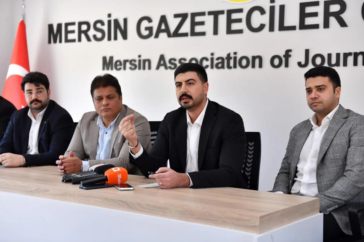 Mersin Spor Kulübü Yönetimi Gazeteciler Cemiyeti'ni Ziyaret Etti Mersin Spor Kulübü Yönetimi Gazeteciler Cemiyeti'ni Ziyaret Etti