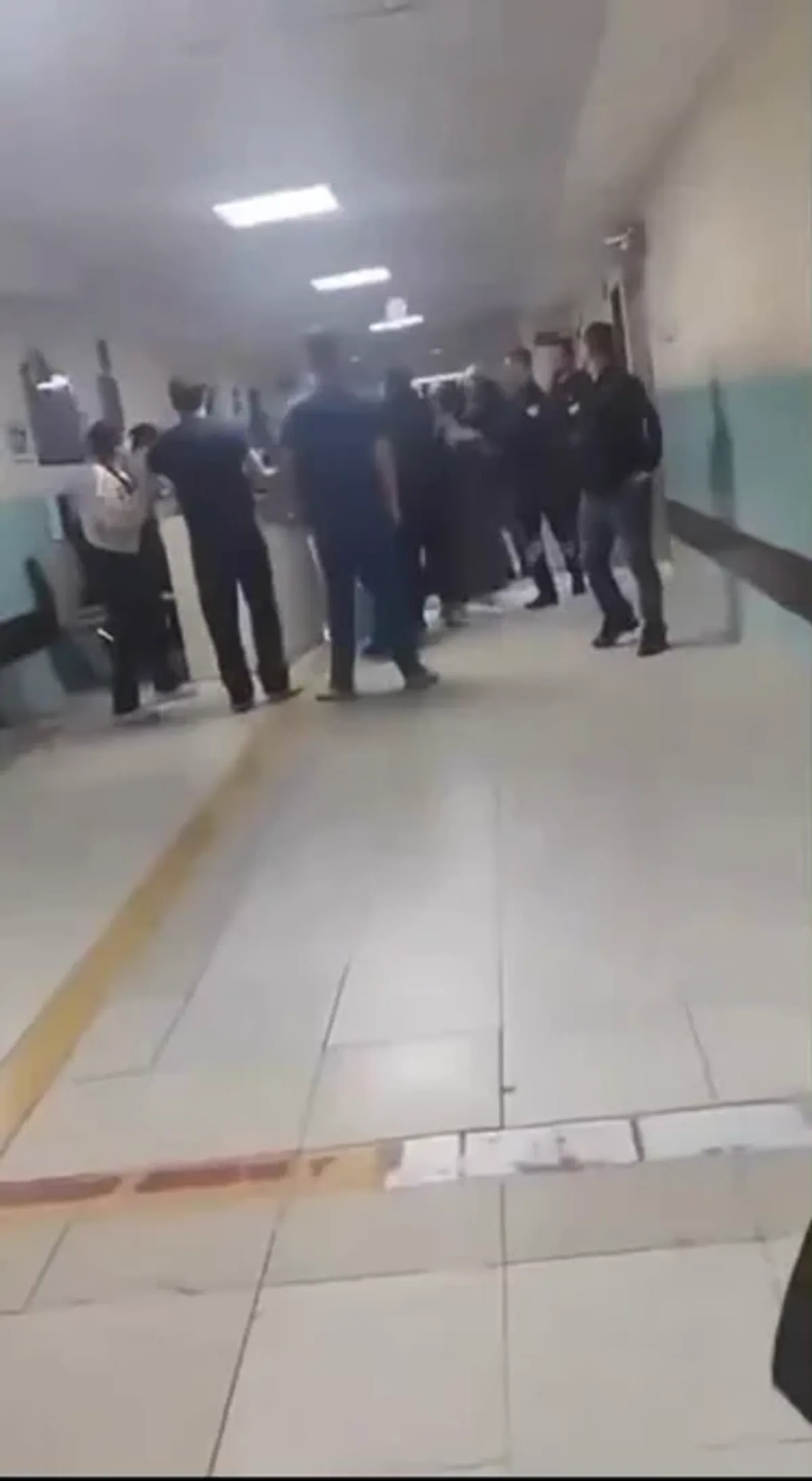 Hastane çalışanları acil serviste saldırıya uğradı Hastane çalışanları acil serviste saldırıya uğradı