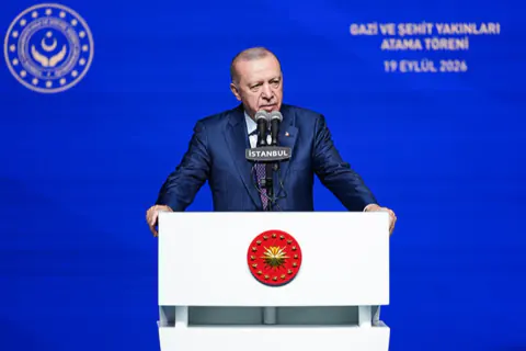 Cumhurbaşkanı Erdoğan: 571 şehit yakını ve gazi kamuya atanıyor, terörsüz Türkiye süreci 'devlet projesi' ilan edildi