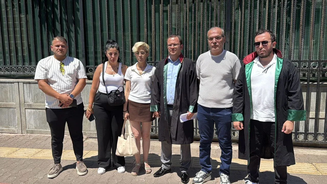Antalya'daki güvenlik görevlisi cinayetinde karar: 18 ve 9 yıl hapis Antalya'daki güvenlik görevlisi cinayetinde karar: 18 ve 9 yıl hapis