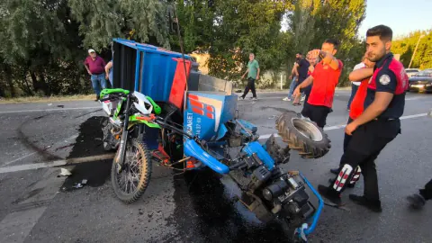 Erzincan'da Traktör ile Pat Pat Çarpıştı: 1 Ölü
