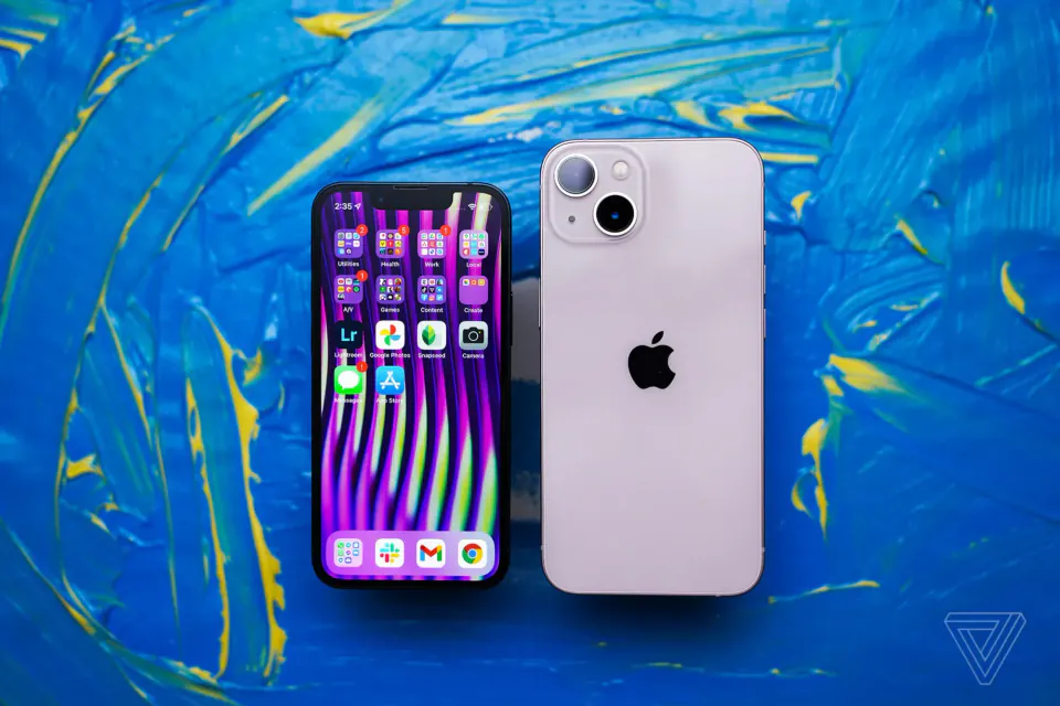 iOS 27 ile gelen 'iPhone Handoff' aynı numarayı iki cihazda kullanmaya izin verecek görseli