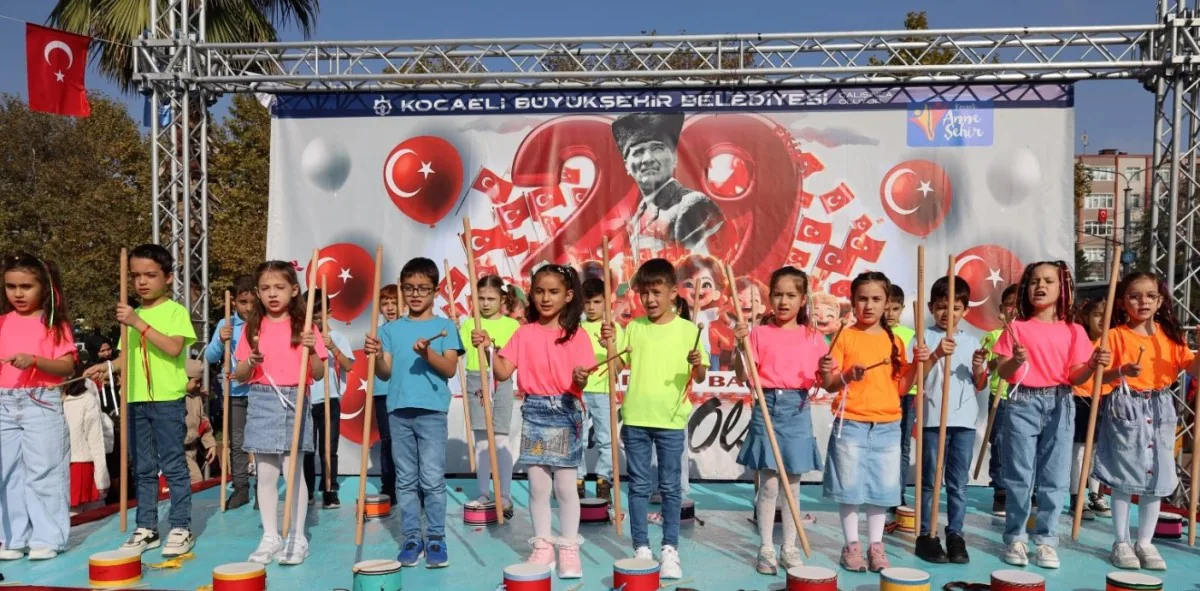 Kocaeli'de 29 Ekim Cumhuriyet Bayramı Coşkusu Kocaeli'de 29 Ekim Cumhuriyet Bayramı Coşkusu