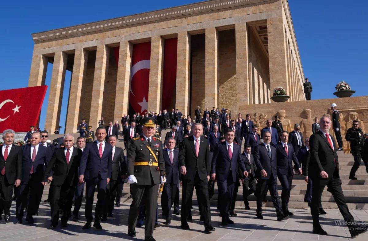 Cumhuriyet Bayramı Kutlamaları Anıtkabir'de Yapıldı Cumhuriyet Bayramı Kutlamaları Anıtkabir'de Yapıldı
