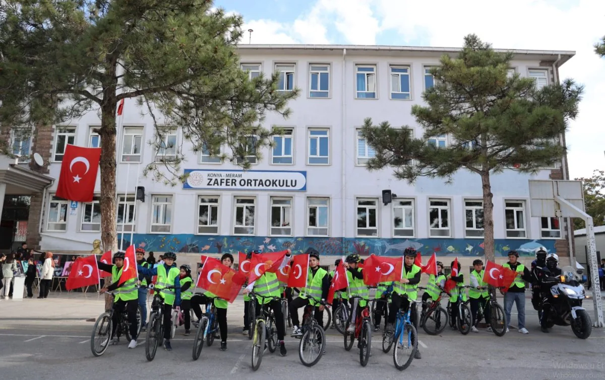Konya Büyükşehir Belediyesi, "Güvenli Okul Yolları Projesi" ile 29 Ekim Cumhuriyet Bayramı'na özel bir etkinlik düzenledi Konya Büyükşehir Belediyesi, "Güvenli Okul Yolları Projesi" ile 29 Ekim Cumhuriyet Bayramı'na özel bir etkinlik düzenledi