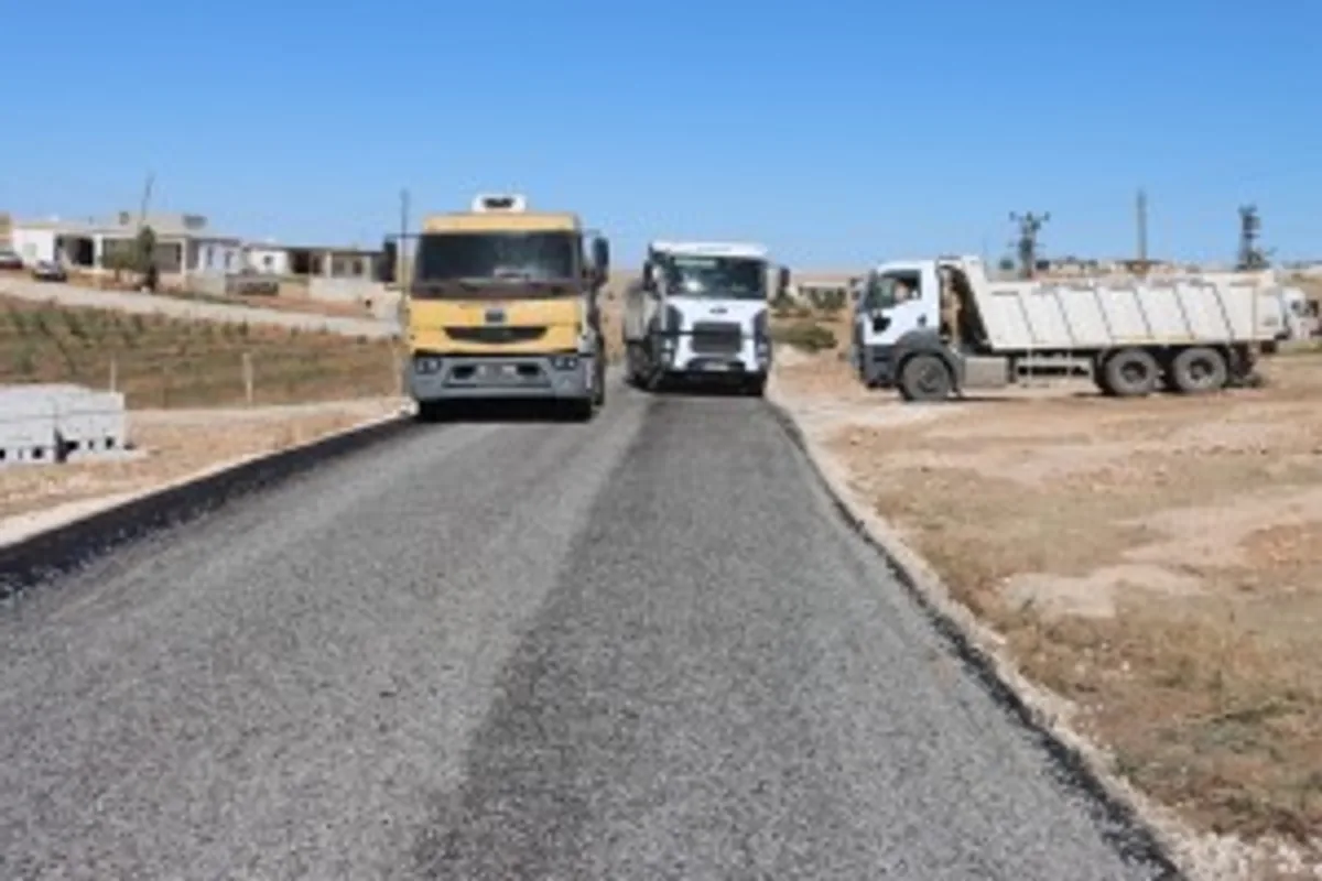 Şanlıurfa Büyükşehir Belediyesi Kırsal Yollarda Çalışmalarını Sürdürüyor Şanlıurfa Büyükşehir Belediyesi Kırsal Yollarda Çalışmalarını Sürdürüyor
