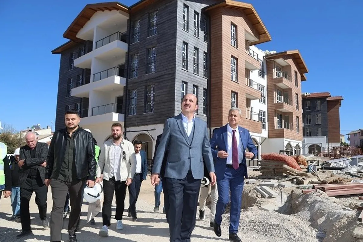 Konya Büyükşehir Belediyesi Ünver Mahallesi'nde Kentsel Dönüşüm Projesini Gerçekleştiriyor Konya Büyükşehir Belediyesi Ünver Mahallesi'nde Kentsel Dönüşüm Projesini Gerçekleştiriyor