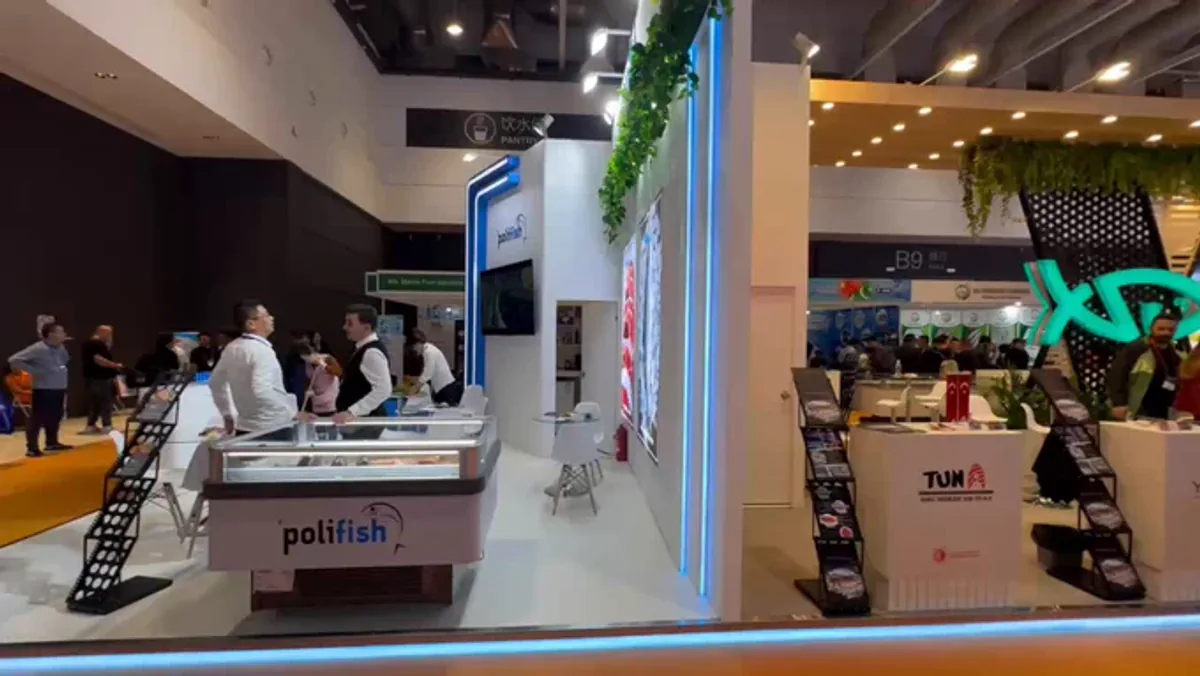 Karadeniz Türk Somonu ile Çin'de Fırtına Estiriliyor Karadeniz Türk Somonu ile Çin'de Fırtına Estiriliyor