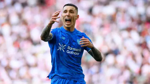 Atletico Madrid'den Grimaldo Transferi: Meksikalı Sol Bek İmzayı Attı
