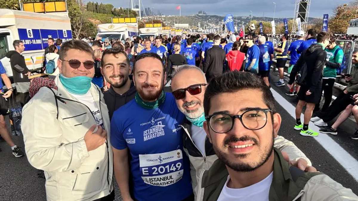 46. İstanbul Maratonunda “Bir Çocuk Değişsin, Türkiye Gelişsin” Sloganıyla Sosyal Sorumluluk Projesi Gerçekleştirildi 46. İstanbul Maratonunda “Bir Çocuk Değişsin, Türkiye Gelişsin” Sloganıyla Sosyal Sorumluluk Projesi Gerçekleştirildi