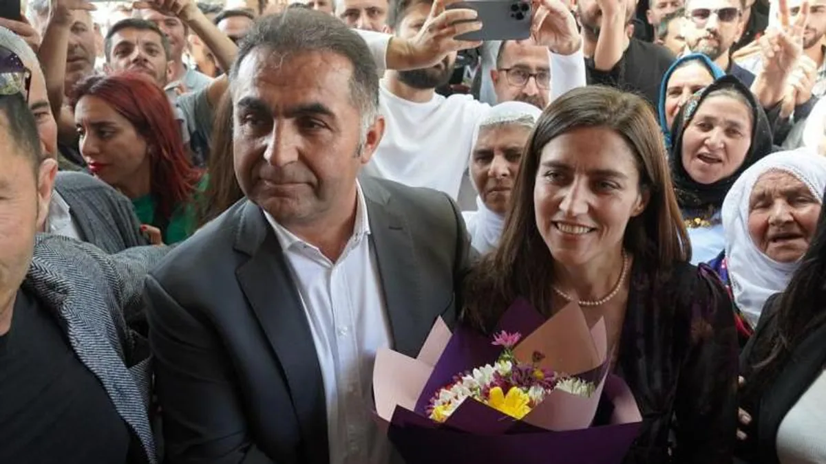 İçişleri Bakanlığı'ndan Mardin, Batman ve Halfeti Belediyelerine Kayyum Ataması İçişleri Bakanlığı'ndan Mardin, Batman ve Halfeti Belediyelerine Kayyum Ataması