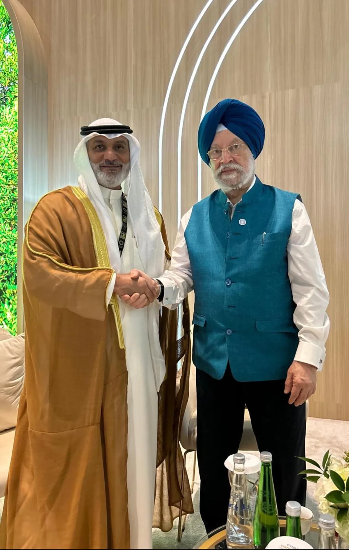 OPEC Genel Sekreteri Haitham Al Ghais, Hindistan'ın Petrol ve Doğal Gaz Bakanı Hardeep Puri ile Bir Görüşme Yaptı OPEC Genel Sekreteri Haitham Al Ghais, Hindistan'ın Petrol ve Doğal Gaz Bakanı Hardeep Puri ile Bir Görüşme Yaptı
