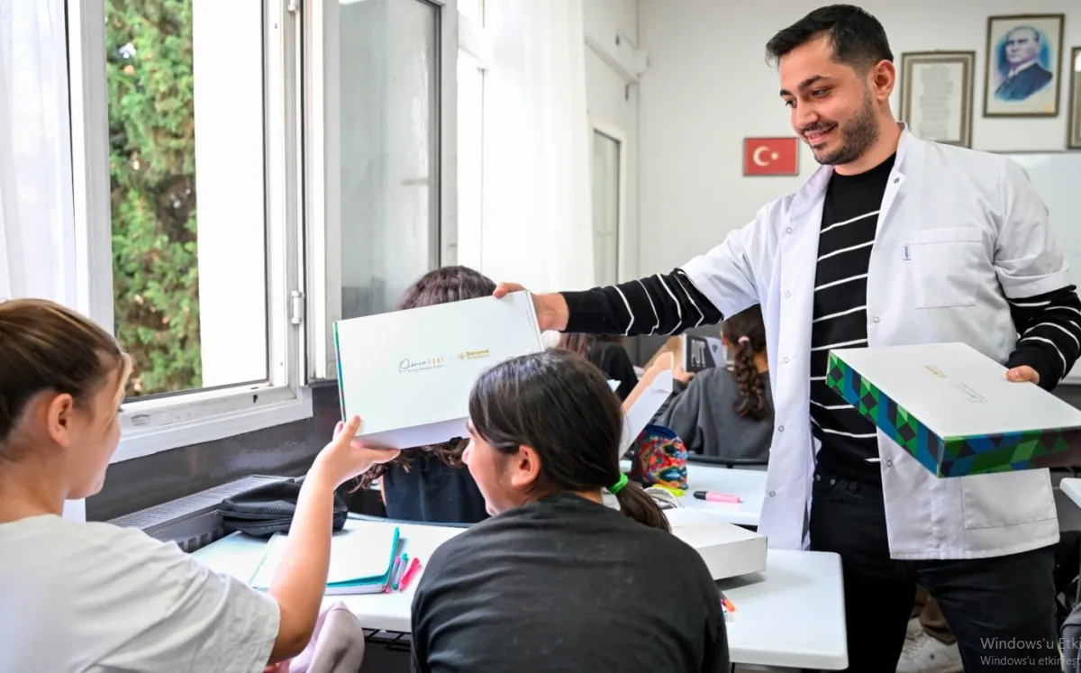 Bornova Belediyesi, Gençlere Ücretsiz Eğitim Desteği Sağlıyor Bornova Belediyesi, Gençlere Ücretsiz Eğitim Desteği Sağlıyor