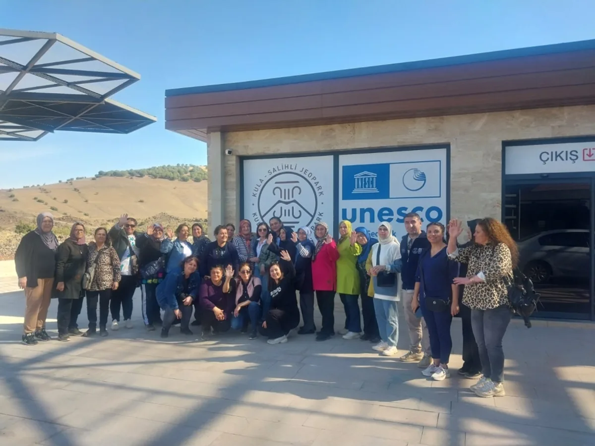 Manisa Büyükşehir Belediyesi, İşitme Engellilere Özel Kula Gezisi Düzenledi Manisa Büyükşehir Belediyesi, İşitme Engellilere Özel Kula Gezisi Düzenledi