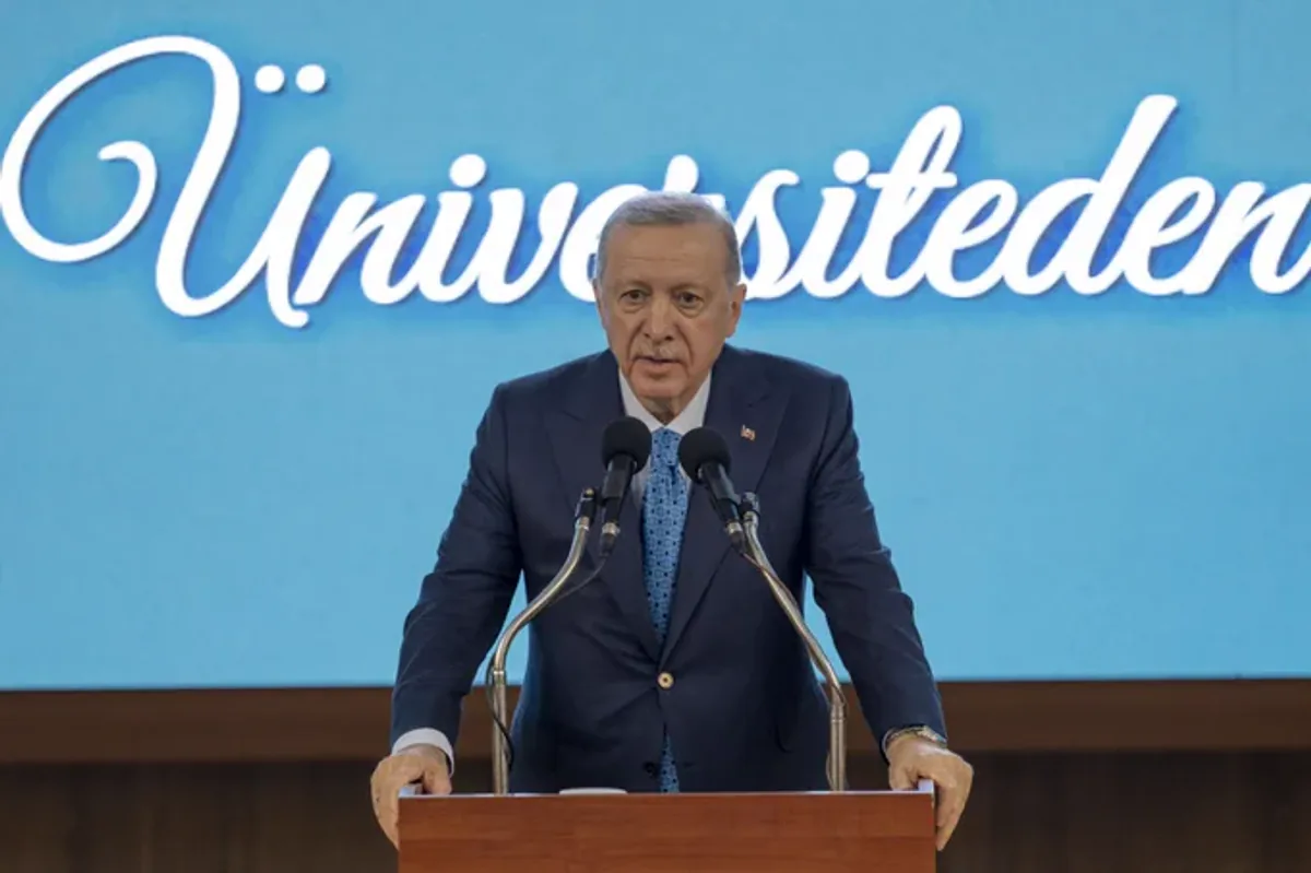 Cumhurbaşkanı Recep Tayyip Erdoğan, Kırgızistan-Türkiye Manas Üniversitesi'ni Ziyaret Etti Cumhurbaşkanı Recep Tayyip Erdoğan, Kırgızistan-Türkiye Manas Üniversitesi'ni Ziyaret Etti