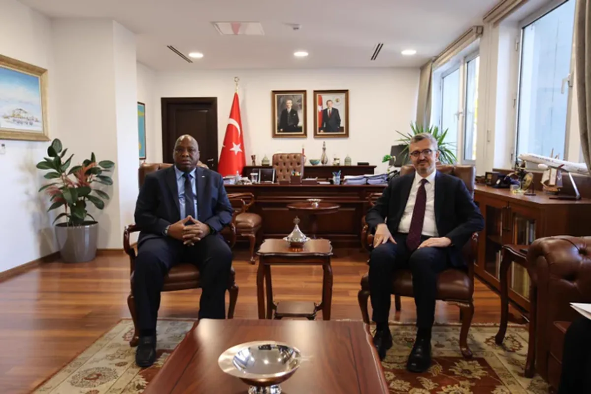 Türkiye Dışişleri Bakan Yardımcısı Burhanettin Duran, Gine Dışişleri Bakanı ile Görüşme Gerçekleştirdi Türkiye Dışişleri Bakan Yardımcısı Burhanettin Duran, Gine Dışişleri Bakanı ile Görüşme Gerçekleştirdi