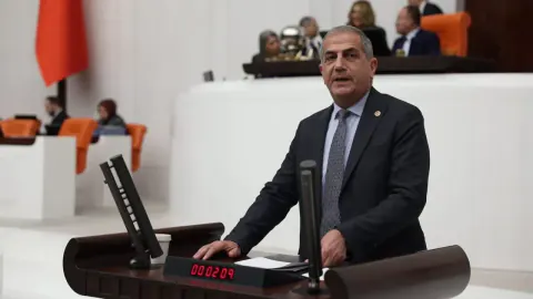 İzmir'de İZBAN durakları krizi TBMM'ye taşındı: Çiğli'de 2 yıllık bekleyiş