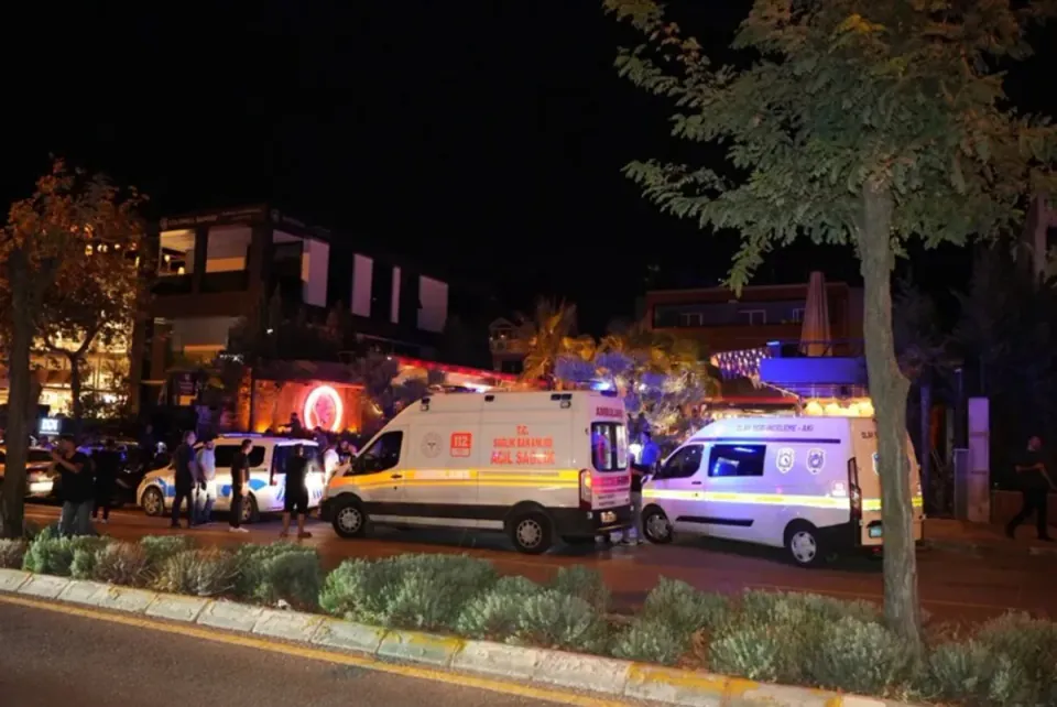 Denizli'de kafeye silahlı saldırı: 2 ölü, 5 yaralı görseli
