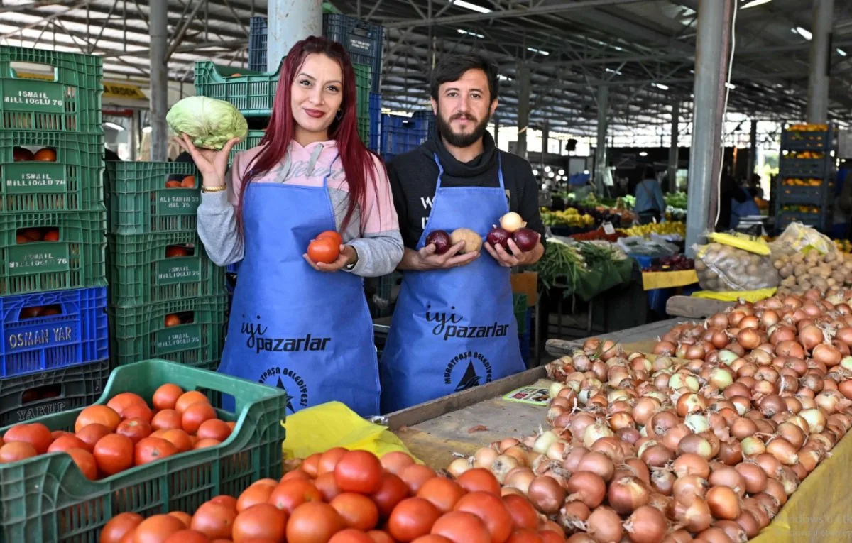Antalya'da Muratpaşa Belediyesi, Pazar Yerlerinde Yenilikçi Uygulamalarıyla Dikkat Çekiyor Antalya'da Muratpaşa Belediyesi, Pazar Yerlerinde Yenilikçi Uygulamalarıyla Dikkat Çekiyor