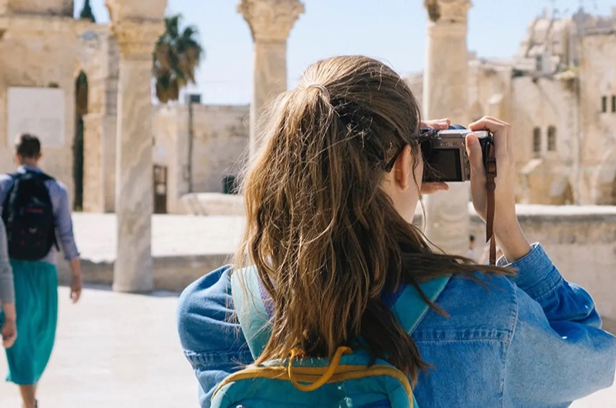 Türkiye'de Turist Rehberliği Alanında Yeni Düzenlemeler Türkiye'de Turist Rehberliği Alanında Yeni Düzenlemeler
