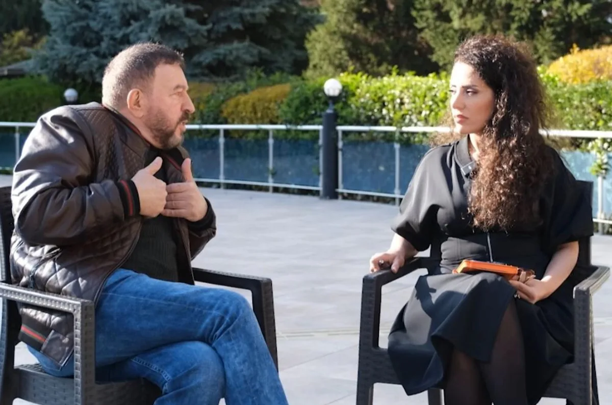 Türk Müziğinde Sert Eleştiriler Türk Müziğinde Sert Eleştiriler