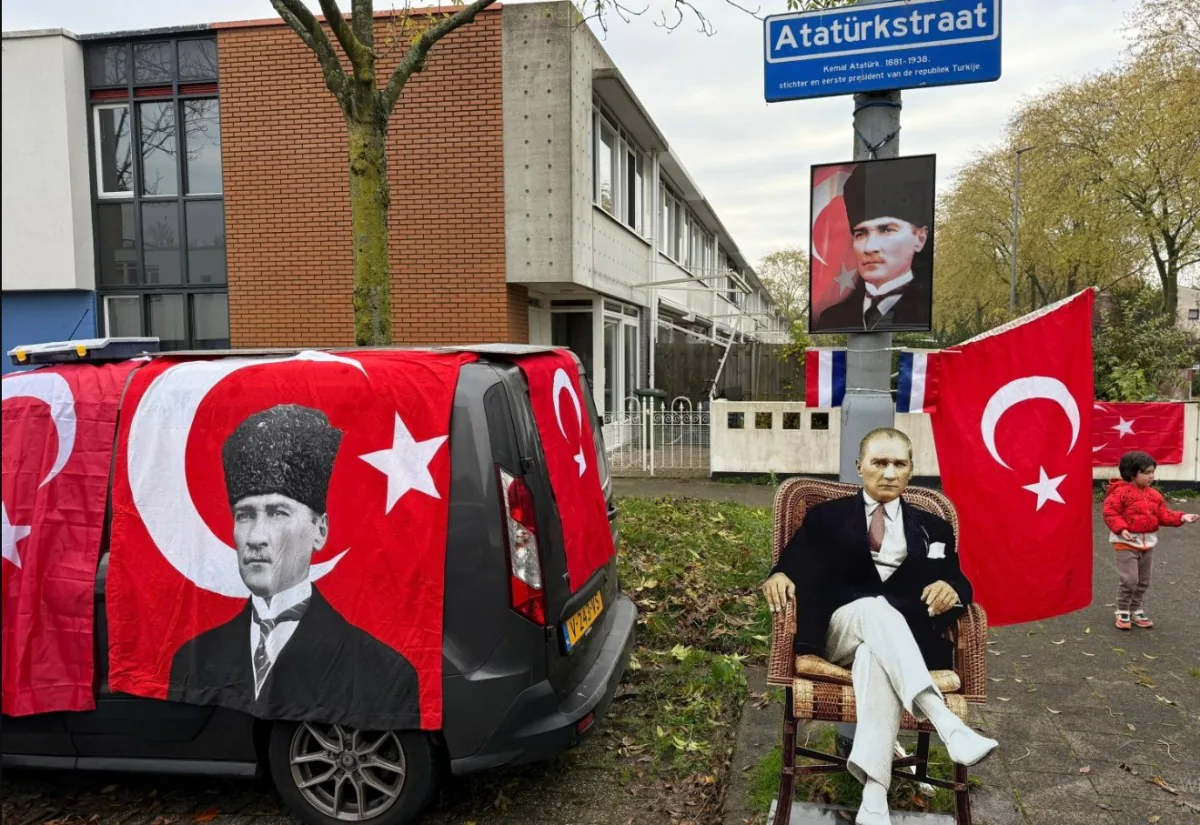 Atatürk Anma Töreni Rotterdam'da Yapıldı Atatürk Anma Töreni Rotterdam'da Yapıldı
