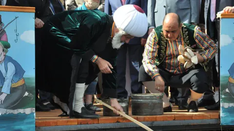 Nasreddin Hoca Şenliği'nde Kayyum Gerginliği: Müfit Can Saçıntı Olay Yarattı