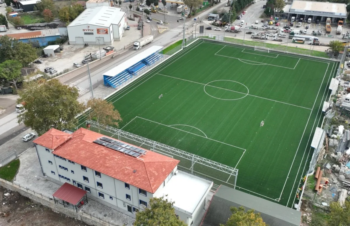 Kocaeli Büyükşehir Belediyesi, Başiskele'deki Yakup Altun Stadı'na FIFA Standartlarına Uygun Hale Getirdi Kocaeli Büyükşehir Belediyesi, Başiskele'deki Yakup Altun Stadı'na FIFA Standartlarına Uygun Hale Getirdi